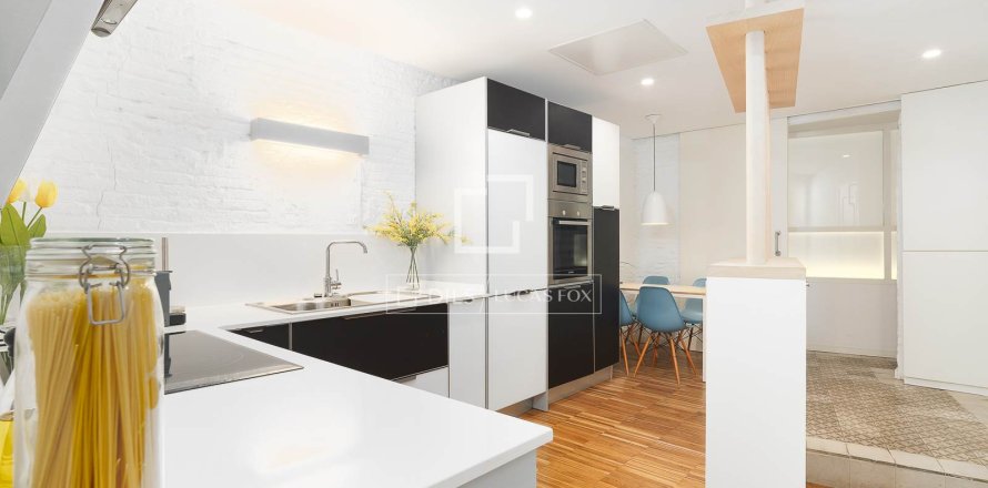 Apartamento de 2 dormitorios en venta en Barcelona, Cataluña, Spain № 3940