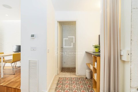 Apartamento de 2 dormitorios en venta en Barcelona, Cataluña, Spain № 3940 - foto 12