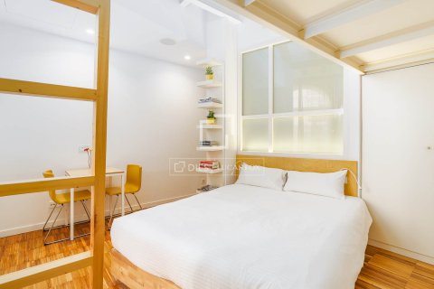 Apartamento de 2 dormitorios en venta en Barcelona, Cataluña, Spain № 3940 - foto 24