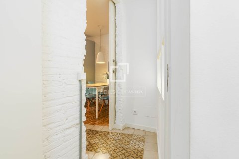 Apartamento de 2 dormitorios en venta en Barcelona, Cataluña, Spain № 3940 - foto 18