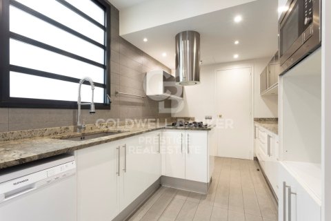 Ático de 4 dormitorios en venta en Barcelona, Cataluña, Spain № 5531 - foto 16
