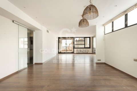 Ático de 4 dormitorios en venta en Barcelona, Cataluña, Spain № 5531
