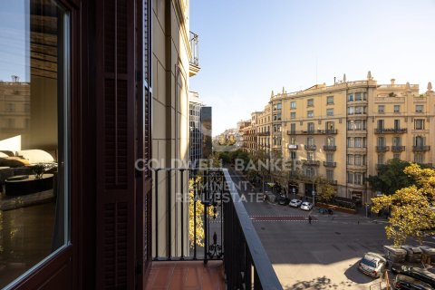 Apartamento de 4 dormitorios en venta en Barcelona, Cataluña, Spain № 5525 - foto 8