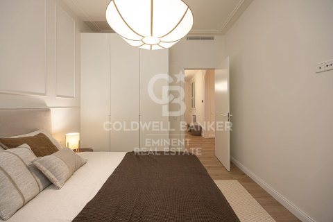 Apartamento de 4 dormitorios en venta en Barcelona, Cataluña, Spain № 5525 - foto 22
