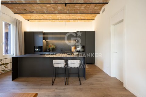 Apartamento de 4 dormitorios en venta en Barcelona, Cataluña, Spain № 5525 - foto 5