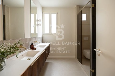 Apartamento de 4 dormitorios en venta en Barcelona, Cataluña, Spain № 5525 - foto 14