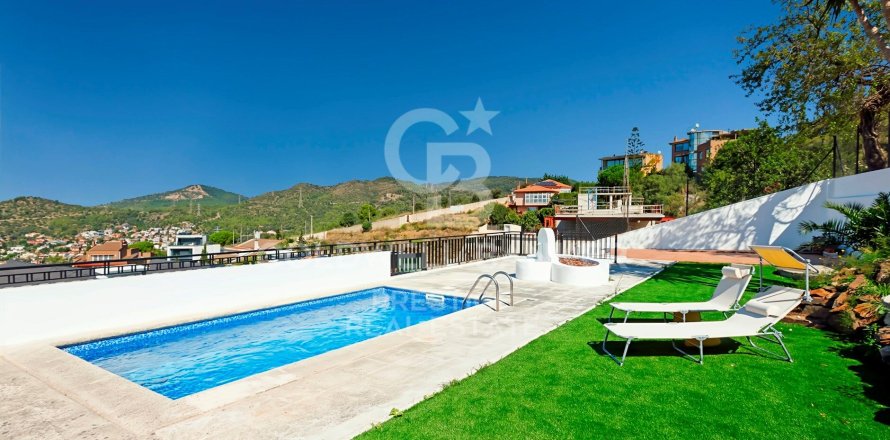Сasa de 7 dormitorios en venta en Esplugues de Llobregat, Barcelona, Cataluña, Spain № 5526