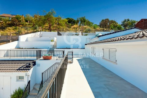 Сasa de 7 dormitorios en venta en Esplugues de Llobregat, Barcelona, Cataluña, Spain № 5526 - foto 6