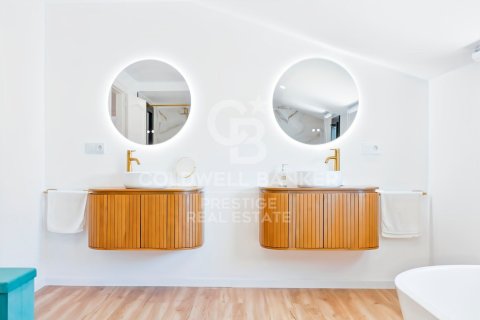 Сasa de 7 dormitorios en venta en Esplugues de Llobregat, Barcelona, Cataluña, Spain № 5526 - foto 12