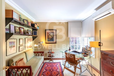 Сasa de 6 dormitorios en venta en Barcelona, Cataluña, Spain № 5584 - foto 19