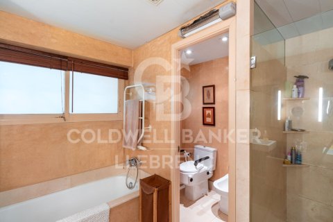 Сasa de 6 dormitorios en venta en Barcelona, Cataluña, Spain № 5584 - foto 25