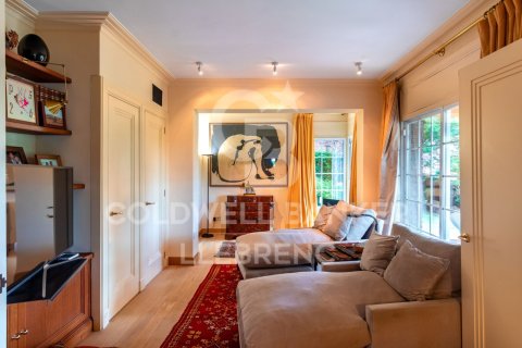 Сasa de 6 dormitorios en venta en Barcelona, Cataluña, Spain № 5584 - foto 11