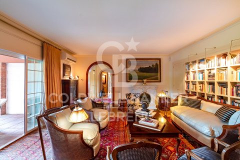 Сasa de 6 dormitorios en venta en Barcelona, Cataluña, Spain № 5584 - foto 7