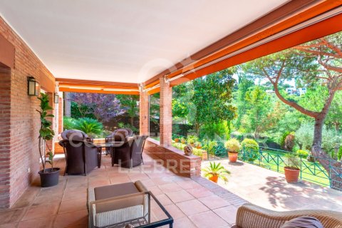 Сasa de 6 dormitorios en venta en Barcelona, Cataluña, Spain № 5584 - foto 5