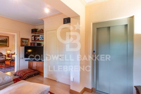 Сasa de 6 dormitorios en venta en Barcelona, Cataluña, Spain № 5584 - foto 13
