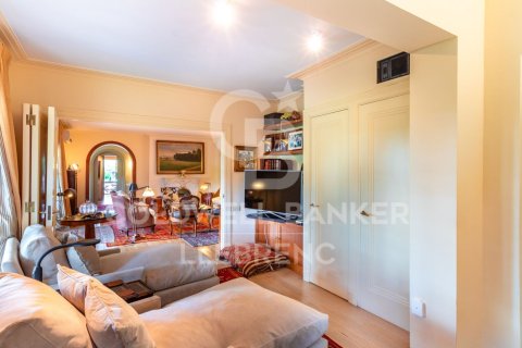 Сasa de 6 dormitorios en venta en Barcelona, Cataluña, Spain № 5584 - foto 12
