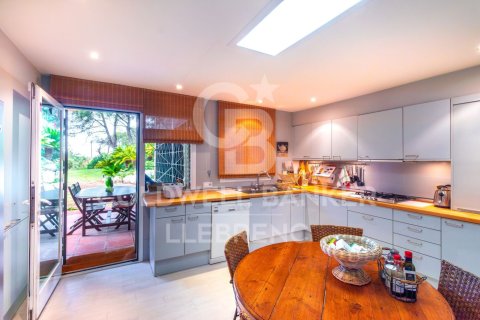 Сasa de 6 dormitorios en venta en Barcelona, Cataluña, Spain № 5584 - foto 15