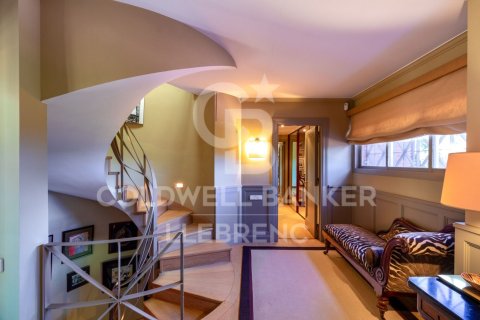 Сasa de 6 dormitorios en venta en Barcelona, Cataluña, Spain № 5584 - foto 28