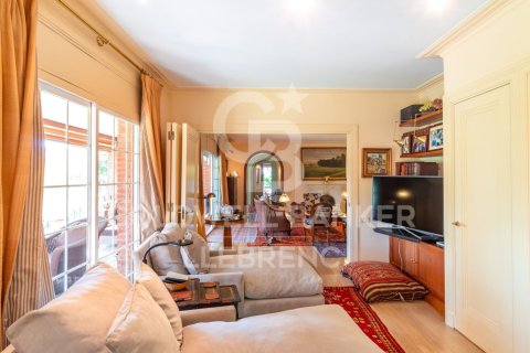 Сasa de 6 dormitorios en venta en Barcelona, Cataluña, Spain № 5584 - foto 10