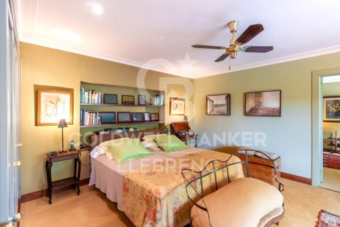 Сasa de 6 dormitorios en venta en Barcelona, Cataluña, Spain № 5584 - foto 16