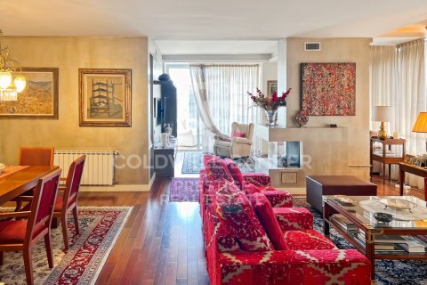 Apartamento de 4 dormitorios en venta en Barcelona, Cataluña, Spain № 5586 - foto 4