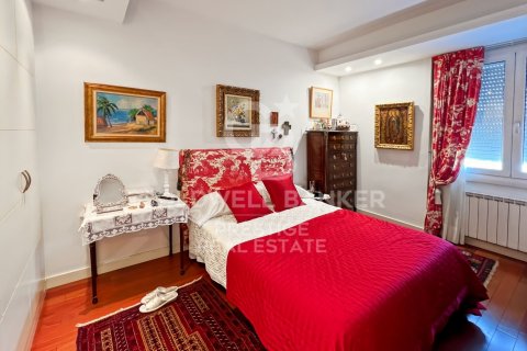 Apartamento de 4 dormitorios en venta en Barcelona, Cataluña, Spain № 5586 - foto 15