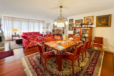 Apartamento de 4 dormitorios en venta en Barcelona, Cataluña, Spain № 5586 - foto 2