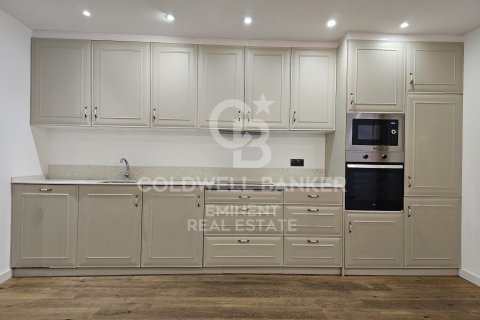Apartamento de 2 dormitorios en venta en Barcelona, Cataluña, Spain № 5581 - foto 7