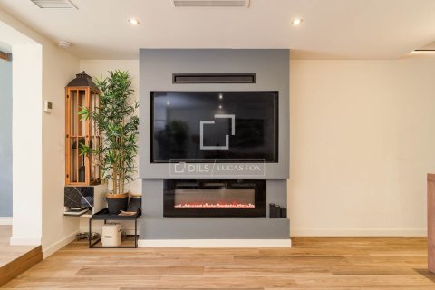Купить квартиру в Барселона, Испания с 2 спальни, 69м², № 6558 - фото 3