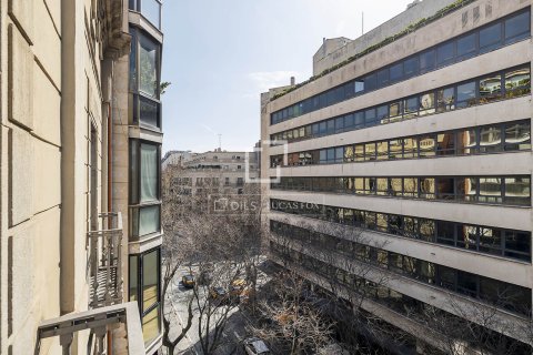 Купить квартиру в Барселона, Испания с 3 спальни, 183м², № 6553 - фото 16