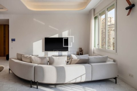 2 bedrooms apartment for sale in Barcelona, Catalonia, Spain № 6556 - photo 2