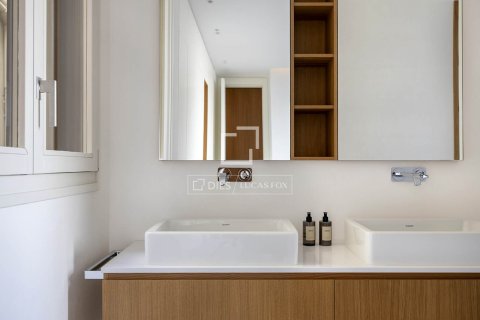 2 bedrooms apartment for sale in Barcelona, Catalonia, Spain № 6556 - photo 21