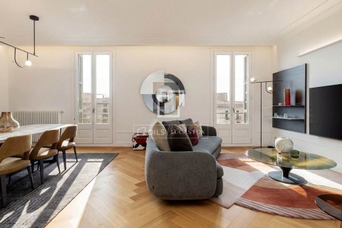 3 bedrooms apartment for sale in Barcelona, Catalonia, Spain № 6555 - photo 2