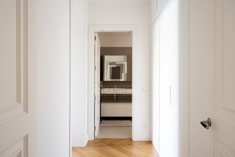 3 bedrooms apartment for sale in Barcelona, Catalonia, Spain № 6555 - photo 22