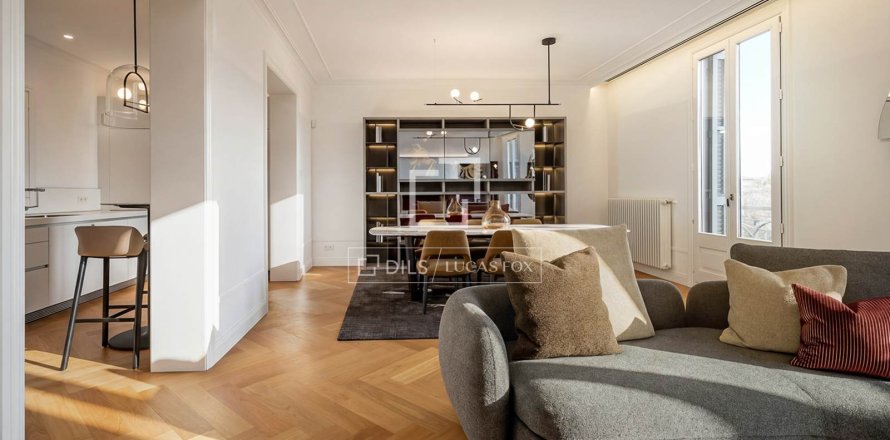 3 bedrooms apartment for sale in Barcelona, Catalonia, Spain № 6555
