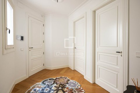 3 bedrooms apartment for sale in Barcelona, Catalonia, Spain № 6555 - photo 30