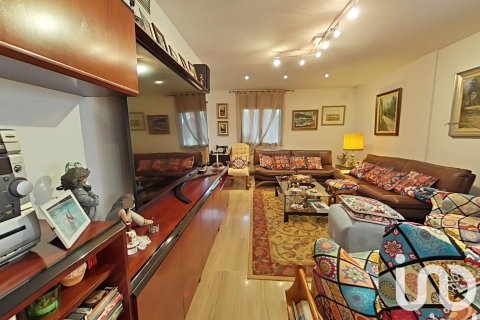 Сasa de 6 dormitorios en venta en Alpicat, Lérida, Cataluña, Spain № 4799 - foto 22
