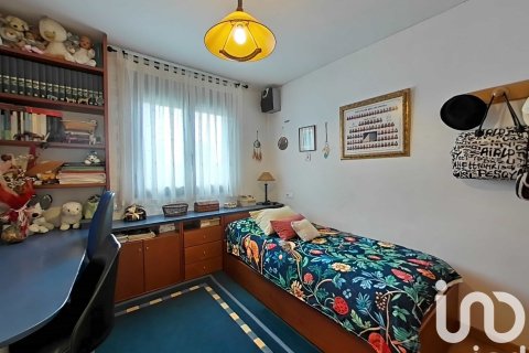 Сasa de 6 dormitorios en venta en Alpicat, Lérida, Cataluña, Spain № 4799 - foto 21