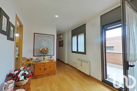 Сasa de 6 dormitorios en venta en Alpicat, Lérida, Cataluña, Spain № 4799 - foto 17