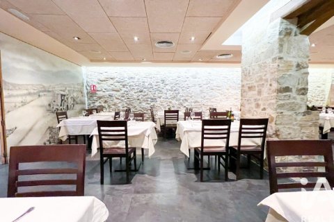 Cafetería / restaurante de 725 m² en venta en Santa Coloma de Queralt, Tarragona, Cataluña, Spain № 7514 - foto 6