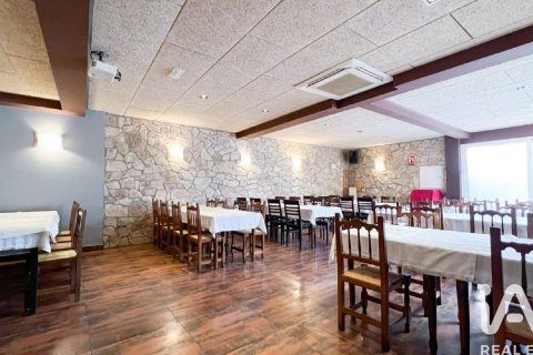 Cafetería / restaurante de 725 m² en venta en Santa Coloma de Queralt, Tarragona, Cataluña, Spain № 7514 - foto 3