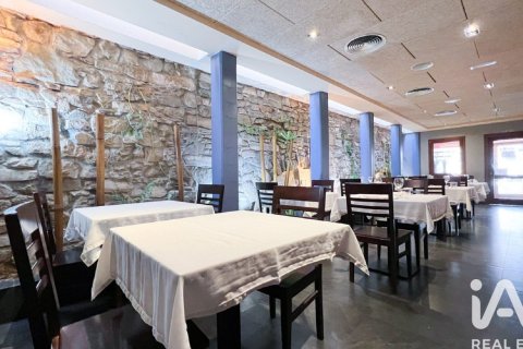 Cafetería / restaurante de 725 m² en venta en Santa Coloma de Queralt, Tarragona, Cataluña, Spain № 7514 - foto 9