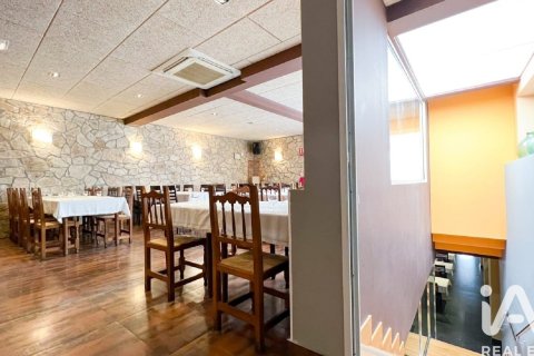 Cafetería / restaurante de 725 m² en venta en Santa Coloma de Queralt, Tarragona, Cataluña, Spain № 7514 - foto 4