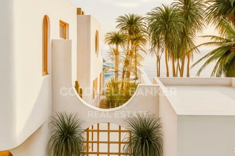 Сasa de 4 dormitorios en venta en Empuriabrava, Gerona, Cataluña, Spain № 7901 - foto 13