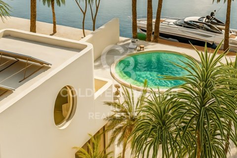 Сasa de 4 dormitorios en venta en Empuriabrava, Gerona, Cataluña, Spain № 7901 - foto 3
