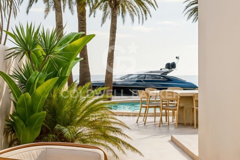 Сasa de 4 dormitorios en venta en Empuriabrava, Gerona, Cataluña, Spain № 7901 - foto 7