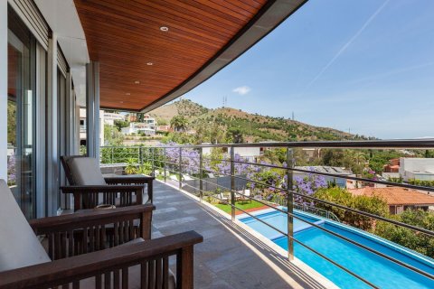 Сasa de 7 dormitorios en venta en Esplugues de Llobregat, Barcelona, Cataluña, Spain № 8146 - foto 21