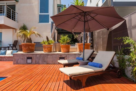 Сasa de 7 dormitorios en venta en Esplugues de Llobregat, Barcelona, Cataluña, Spain № 8146 - foto 7