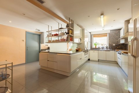 Сasa de 7 dormitorios en venta en Esplugues de Llobregat, Barcelona, Cataluña, Spain № 8146 - foto 25