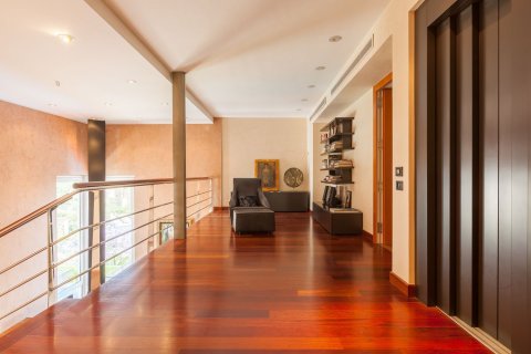 Сasa de 7 dormitorios en venta en Esplugues de Llobregat, Barcelona, Cataluña, Spain № 8146 - foto 30
